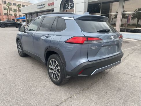 Used 2022 Toyota Corolla Cross XLE w/ Convenience Package image 8