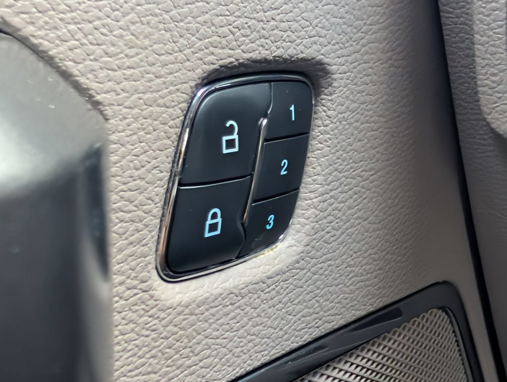 Used 2019 Ford F350 Limited AWD/4WD image 11