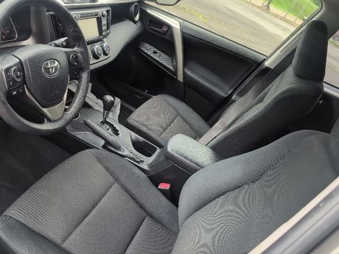 Used 2014 Toyota RAV4 LE AWD/4WD image 12