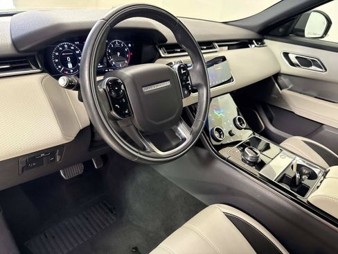 Used 2018 Land Rover Range Rover Velar R-Dynamic SE AWD/4WD image 20