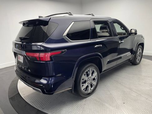 Used 2024 Toyota Sequoia Capstone AWD/4WD image 5