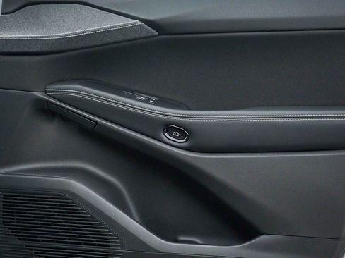 New 2026 Jeep Cherokee Laredo image 9