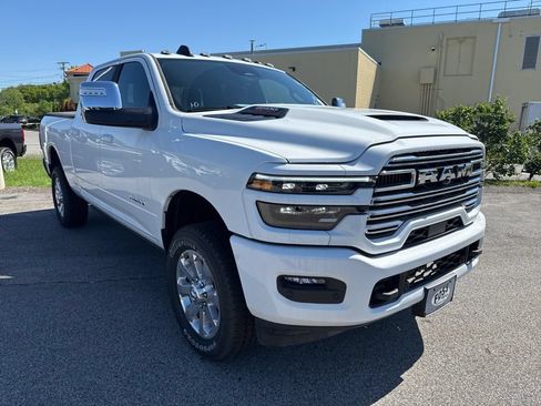 New 2026 RAM 2500 Laramie AWD/4WD image 7