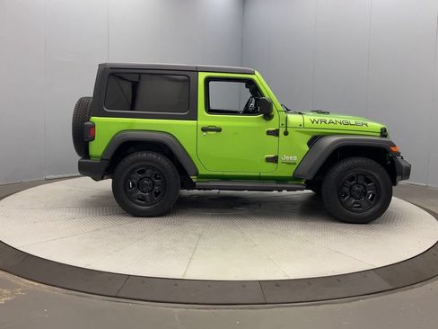 Used 2018 Jeep Wrangler Sport AWD/4WD image 6