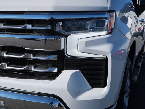 Used 2025 Chevrolet Silverado 1500 LTZ w/ Technology Package image 6