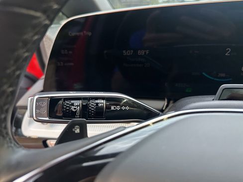 Certified 2025 Cadillac Optiq Sport 2 image 32