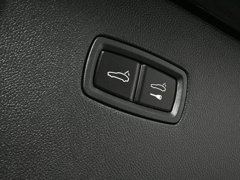 Used 2026 Porsche Cayenne Coupe AWD/4WD image 33