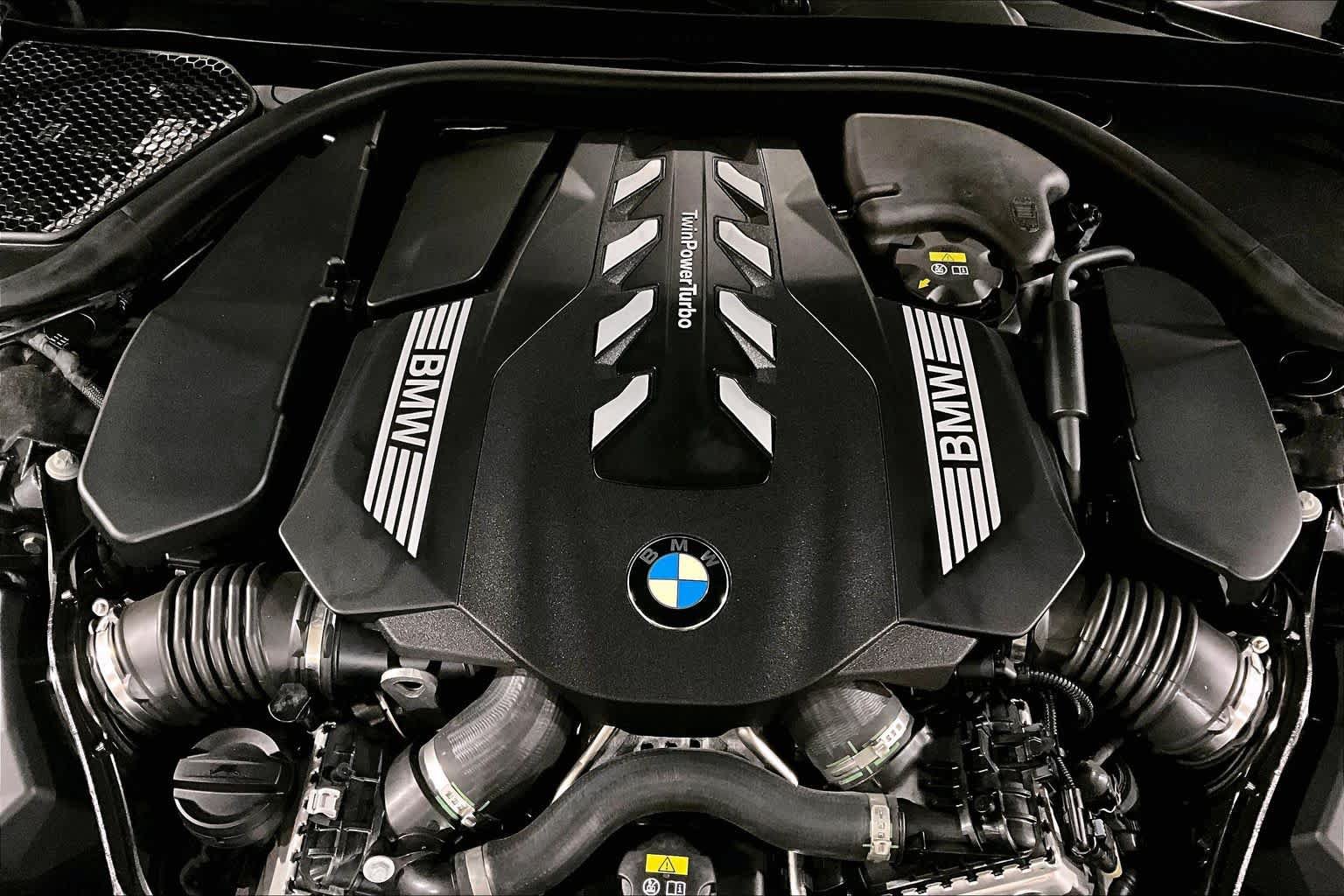 Used 2022 BMW 750i xDrive AWD/4WD image 30