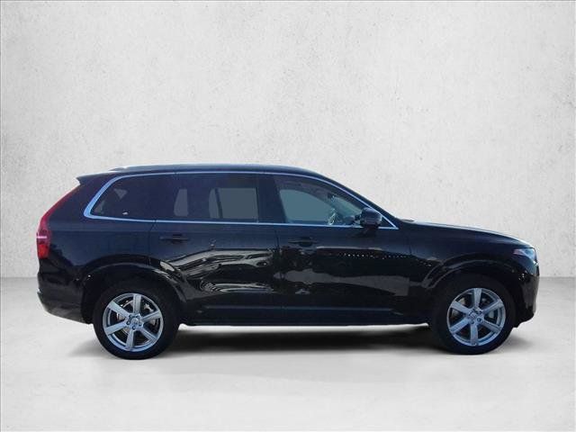 Used 2022 Volvo XC90 T5 Momentum AWD/4WD image 4