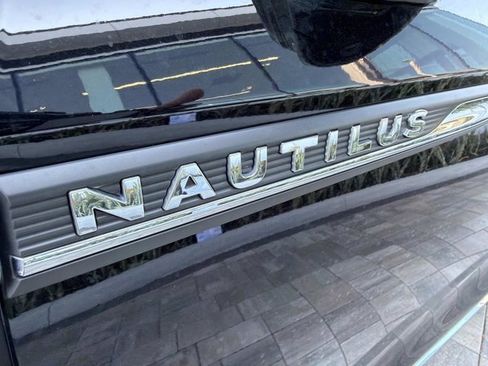 Certified 2022 Lincoln Nautilus FWD w/ Premium Package image 9
