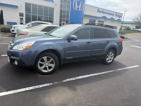 Used 2014 Subaru Outback 2.5i Premium image 4