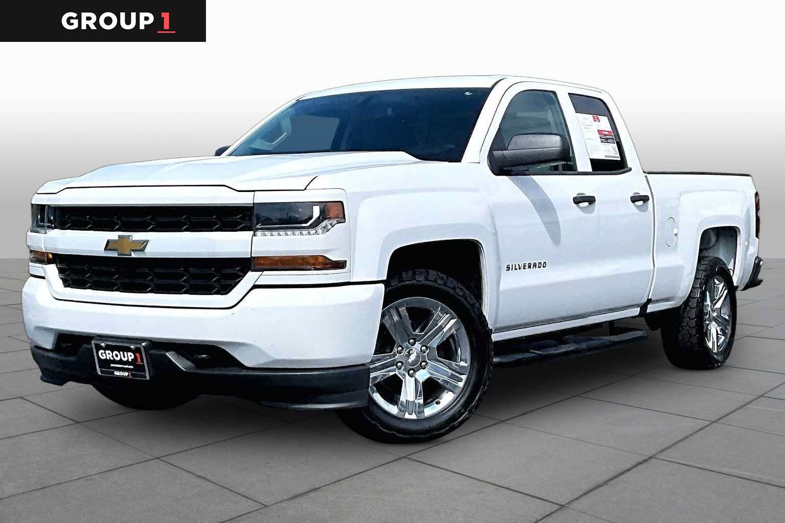Used 2017 Chevrolet Silverado 1500 Custom w/ Custom Convenience Package RWD image 1