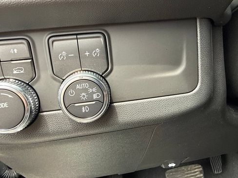 Used 2023 GMC Yukon SLT w/ SLT Luxury Package AWD/4WD image 27