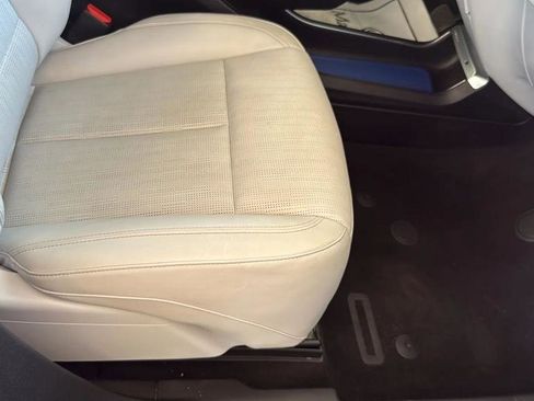 Used 2023 Cadillac Lyriq 2WD image 28