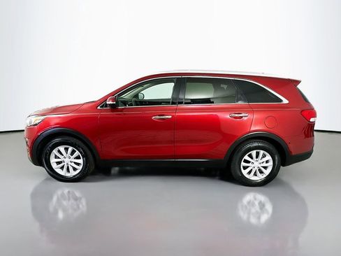 Used 2018 Kia Sorento FWD image 4