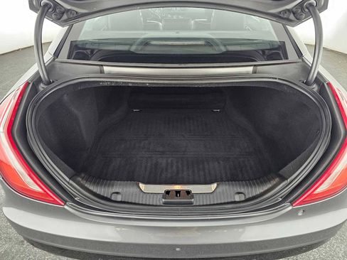 Used 2019 Jaguar XJ R-Sport image 14