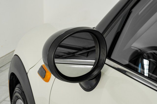 Used 2016 MINI Cooper 4-Door Hardtop FWD image 37
