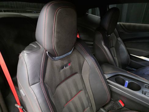 Used 2021 Chevrolet Camaro ZL1 RWD image 39