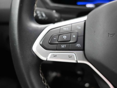 Used 2023 Volkswagen Tiguan SE image 12