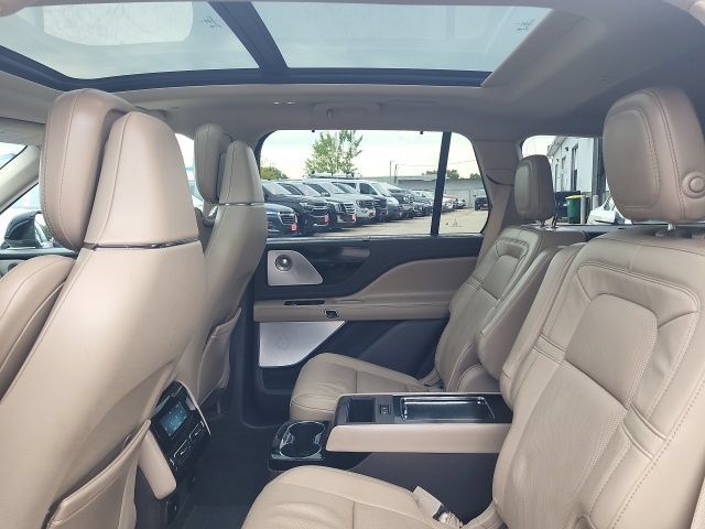 Used 2020 Lincoln Aviator Reserve w/ Equipment Group 202A AWD/4WD image 15