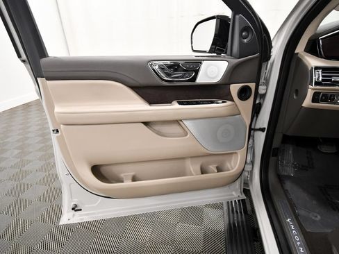 Used 2023 Lincoln Navigator Reserve w/ Equipment Group 201A AWD/4WD image 12