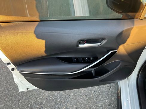 Used 2020 Toyota Corolla XSE image 17