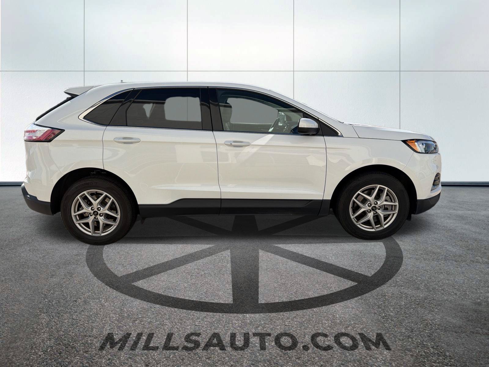 Used 2024 Ford Edge SEL AWD/4WD image 3