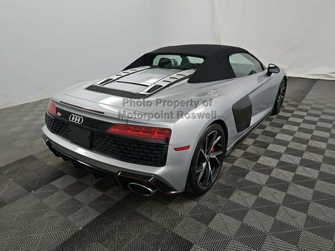 Used 2021 Audi R8 V10 w/ Premium Package RWD image 3