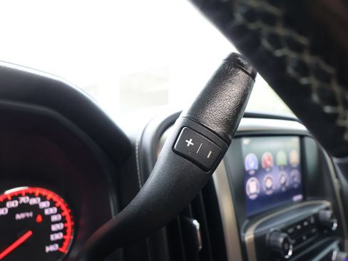 Used 2015 GMC Sierra 2500 Denali w/ Duramax Plus Package AWD/4WD image 18