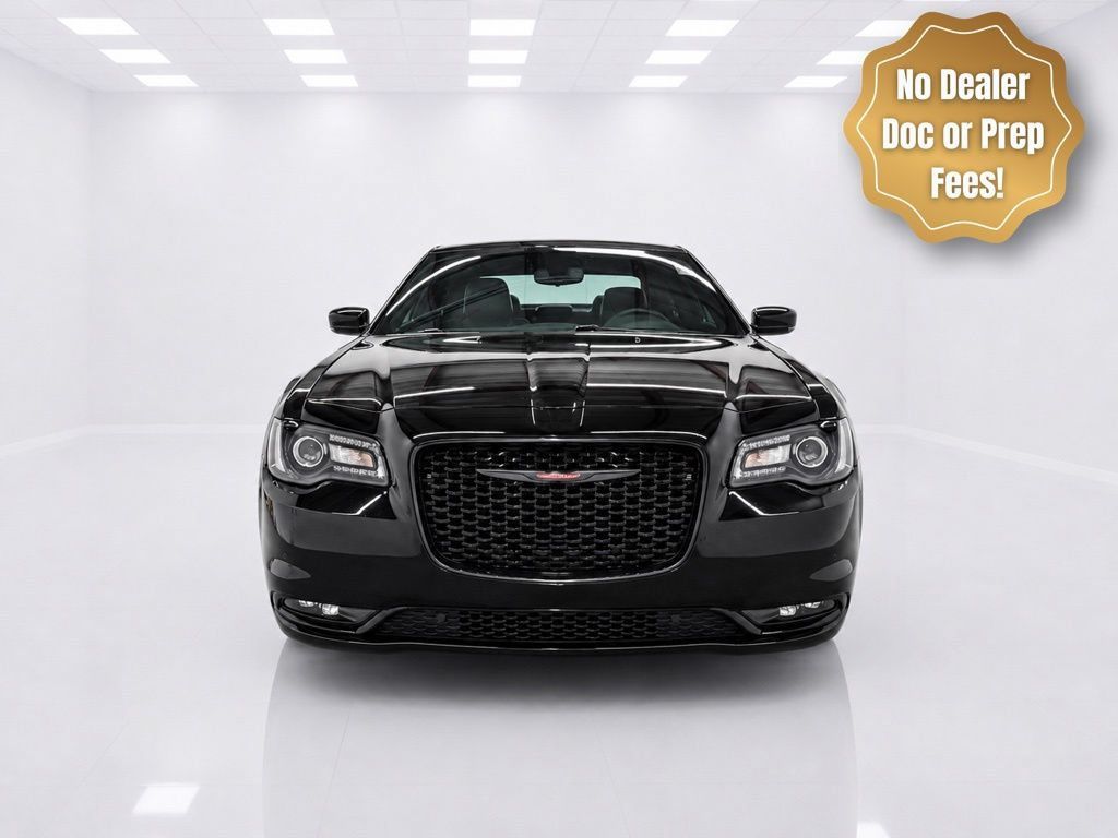Used 2023 Chrysler 300 S RWD image 2