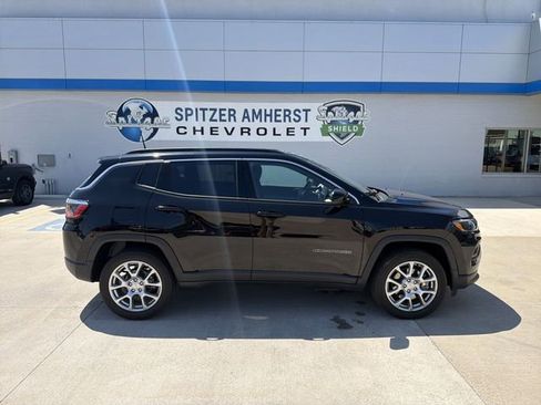 Used 2023 Jeep Compass Latitude AWD/4WD image 11