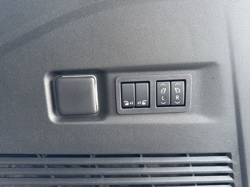 New 2026 GMC Yukon XL Elevation image 36