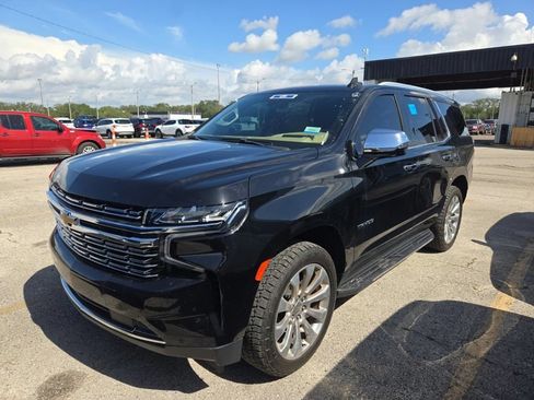 Used 2021 Chevrolet Tahoe Premier w/ Premium Package AWD/4WD image 14