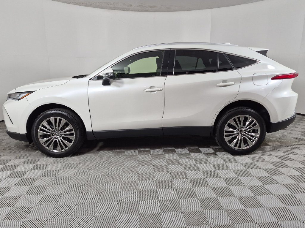 Used 2022 Toyota Venza XLE AWD/4WD image 6