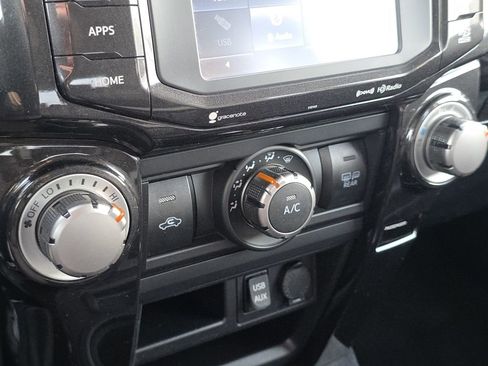 Used 2018 Toyota 4Runner TRD Off-Road Premium image 27