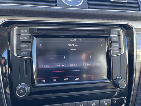 Used 2016 Volkswagen Passat 1.8T SE image 18