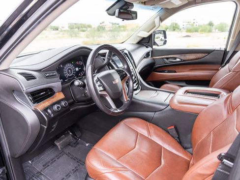 Used 2019 Cadillac Escalade Premium Luxury image 24