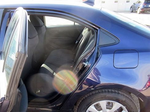 Used 2022 Toyota Corolla LE image 15
