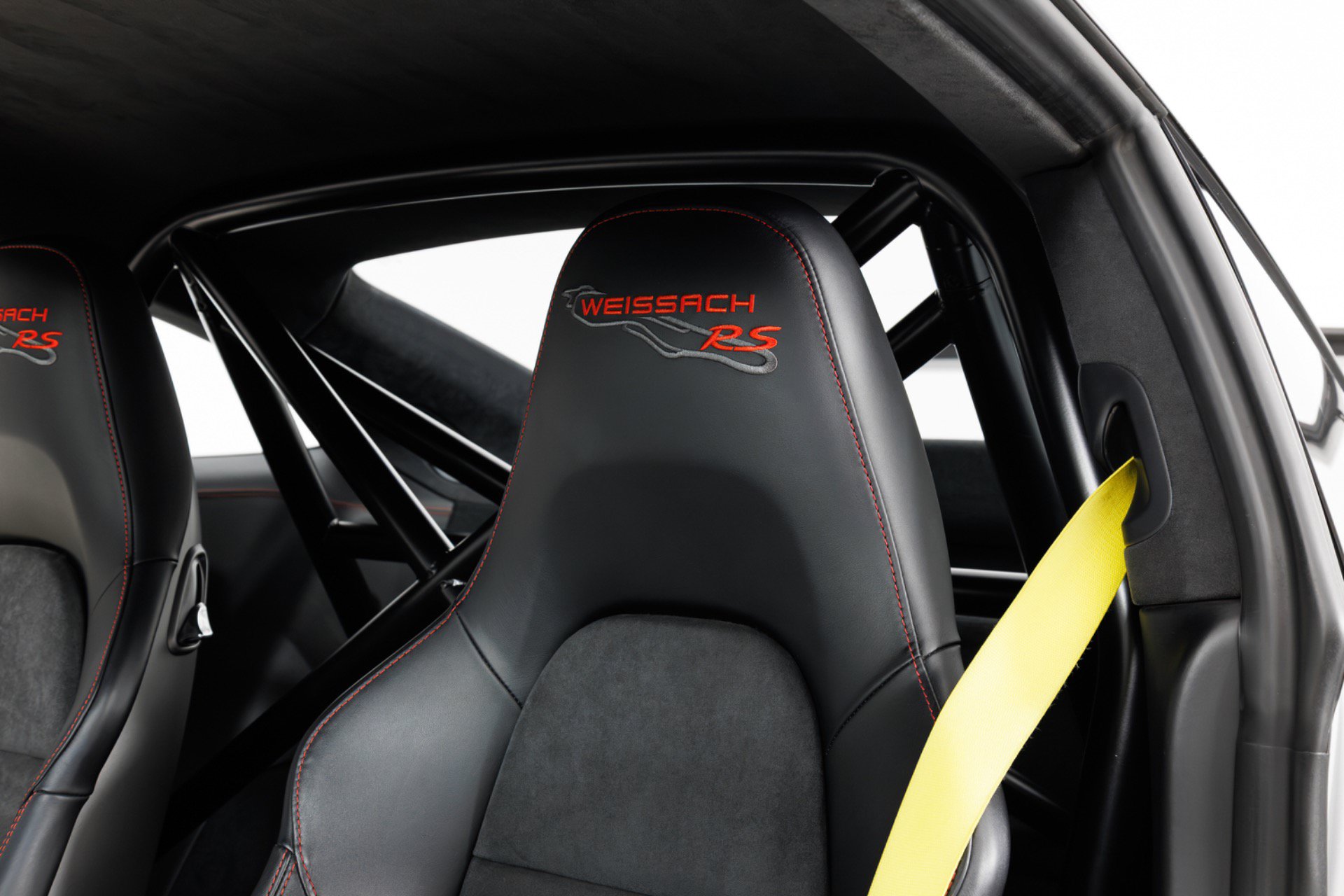 Used 2018 Porsche 911 GT2 RS RWD image 17