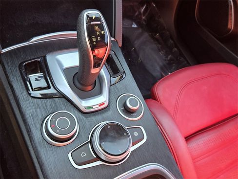 Used 2022 Alfa Romeo Stelvio Sprint image 24