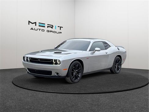 Used 2018 Dodge Challenger R/T w/ Blacktop Package image 4