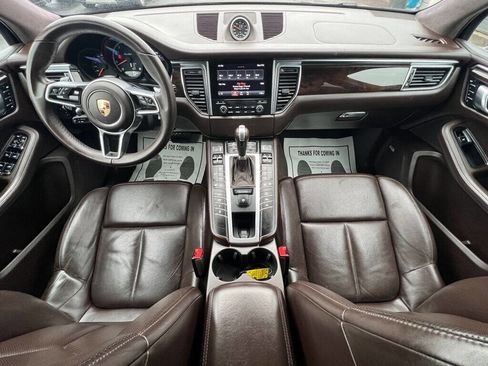 Used 2017 Porsche Macan Turbo image 21
