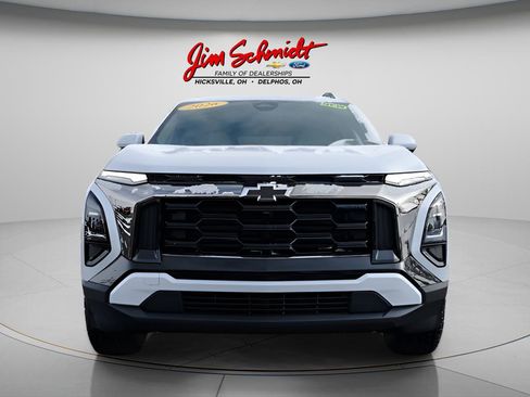 New 2026 Chevrolet Equinox ACTIV w/ Convenience Package III AWD/4WD image 2