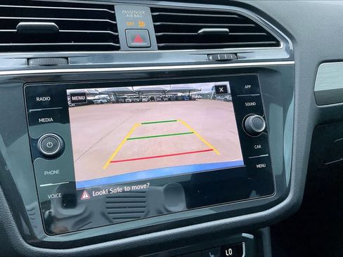 Used 2020 Volkswagen Tiguan SE w/ Panoramic Sunroof Package AWD/4WD image 27