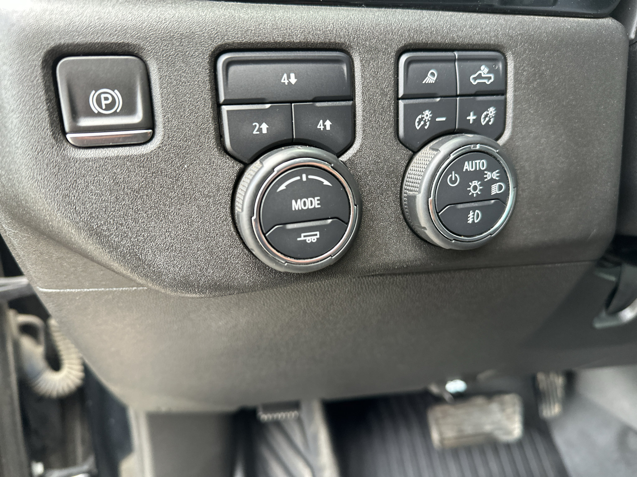 Used 2024 Chevrolet Silverado 3500 LT w/ Convenience Package AWD/4WD image 25