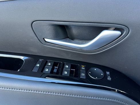 Certified 2025 Hyundai Santa Cruz SEL image 12