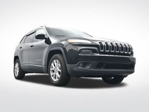 Used 2016 Jeep Cherokee Latitude image 32
