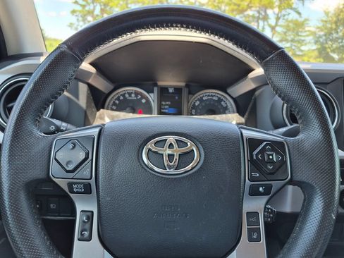 Used 2022 Toyota Tacoma SR5 RWD image 20