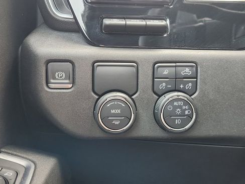 Used 2024 Chevrolet Silverado 1500 High Country w/ Technology Package RWD image 24