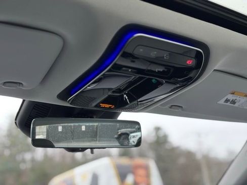 Used 2025 Mercedes-Benz C 300 Sedan image 34